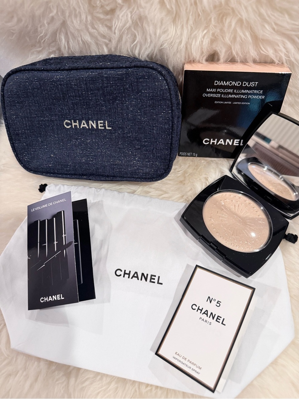 Chanel Diamond Dust Illuminating Power and Navy Cosmetic pouch